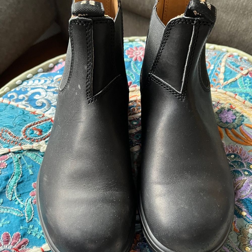 Blundstone Black Leather Chelsea Boots